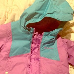 Like new toddler Columbia snowsuit